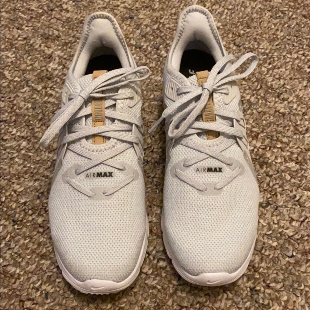 Women’s Nike sneakers